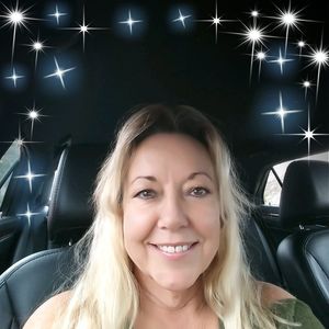 Meet your Posher, Carrie